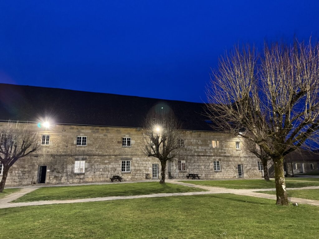 Fort Saint André de nuit